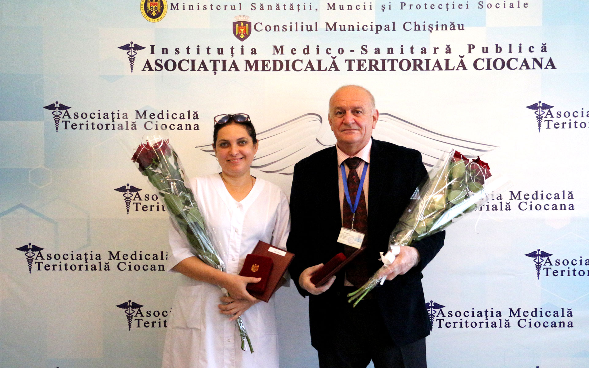 Pentru munca prodigioasă, rezultate remarcabile în activitatea medicală, efortul depus la straja sănătății populației sectorului Ciocana au fost conferite următoarele distincții de stat