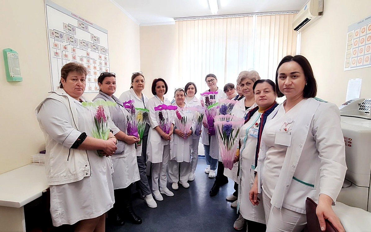  Cu prilejul de 8 martie 2023 - Comitetul Sindical a felicitat toate doamnele din cadrul IMSP AMT Ciocana