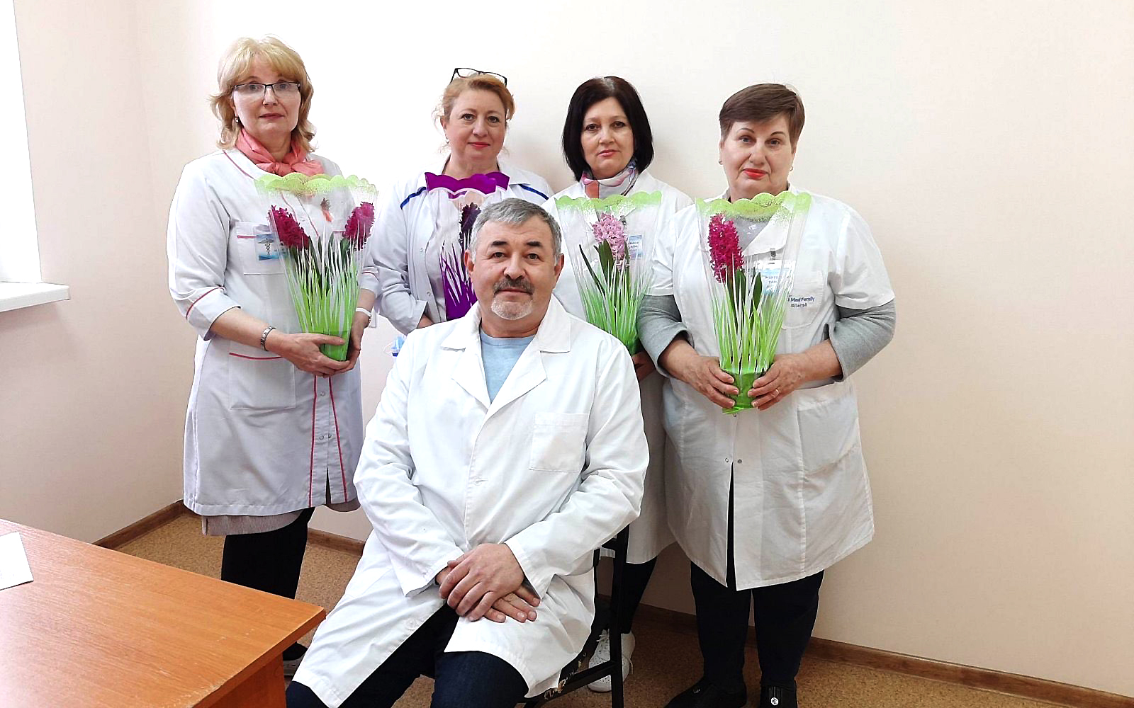  Cu prilejul de 8 martie 2023 - Comitetul Sindical a felicitat toate doamnele din cadrul IMSP AMT Ciocana