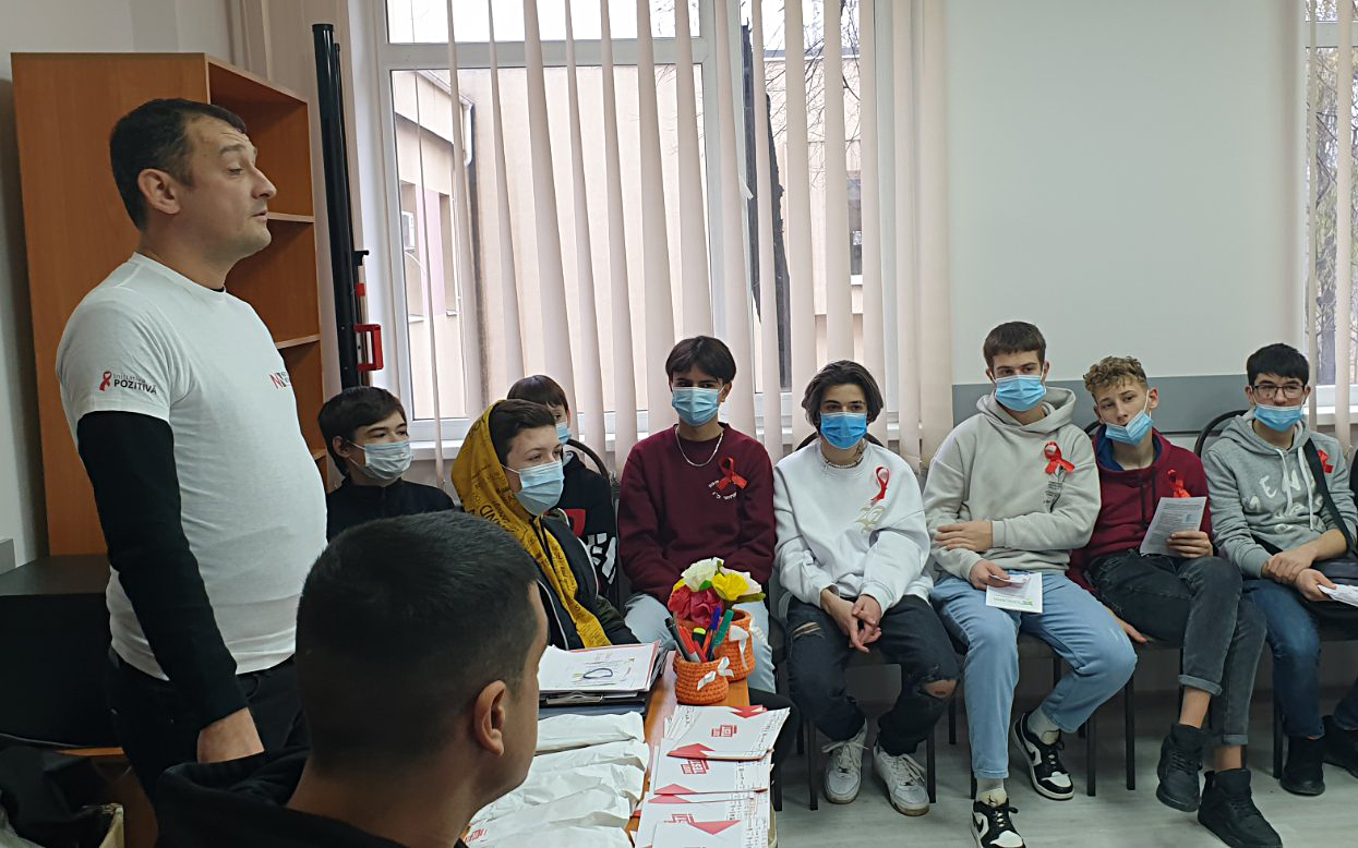 continuat activităţi de informare, educare şi comunicare privind prevenirea SIDA