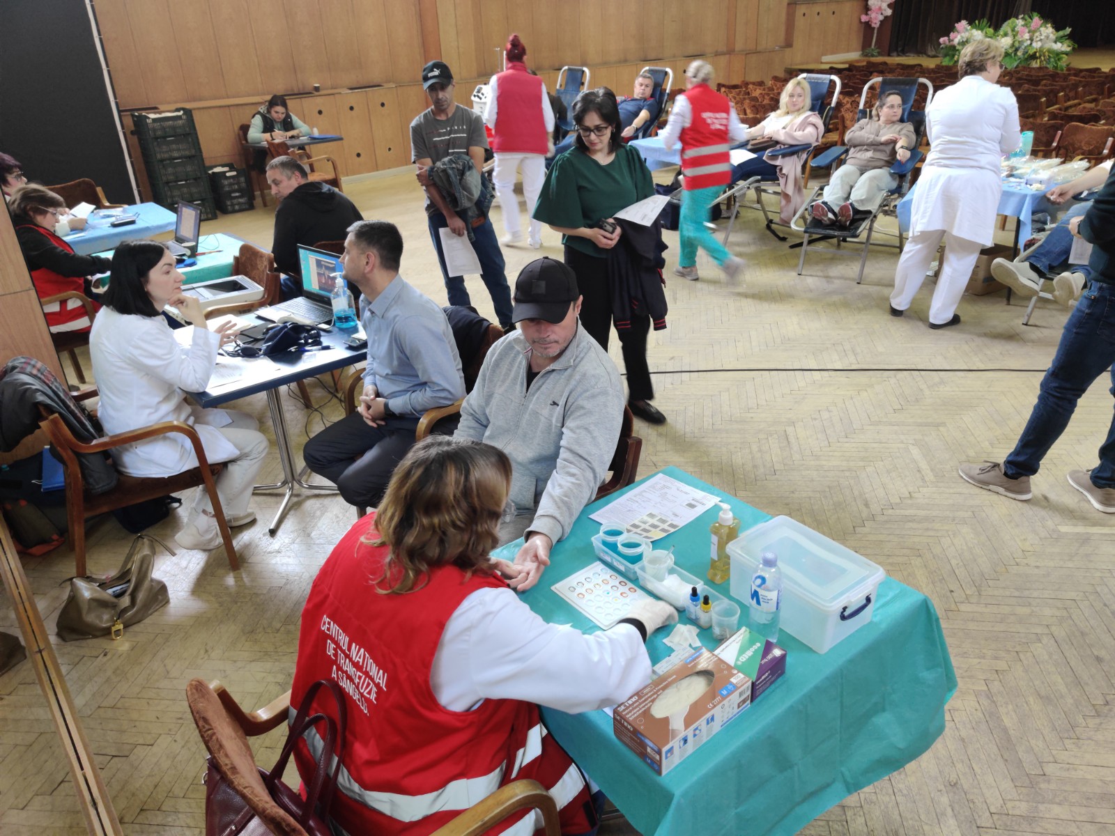 Ziua de donare voluntară a sângelui; blood donor;