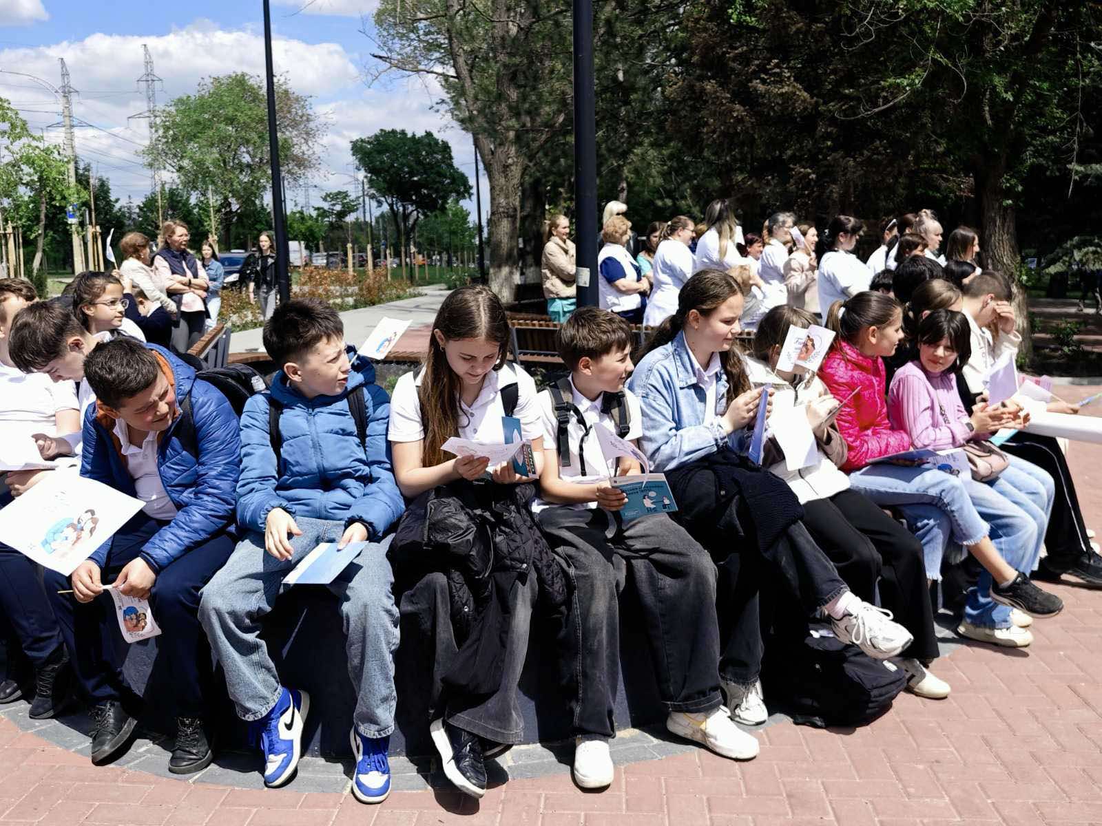 Activitate dedicată Zilei Internaționale a Familiei cu genericul Familia unită – sprijin, comunicare și încredere, desfășurată în Scuarul din fața IMSP AMT Ciocana