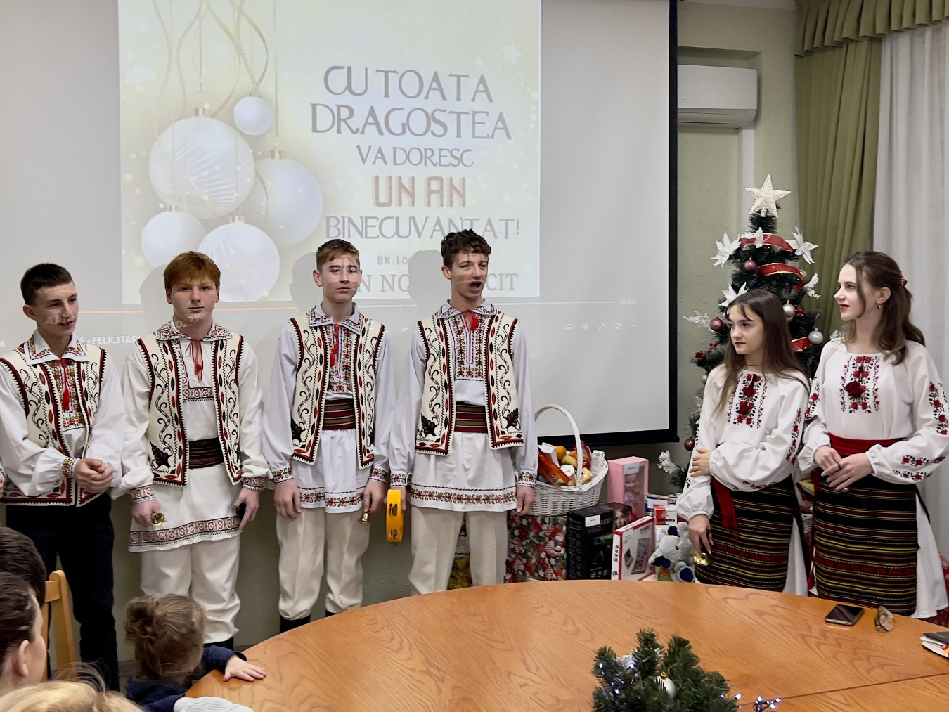 Felicitarea colectivuli imsp amt ciocana cu sarbatorile de iarna