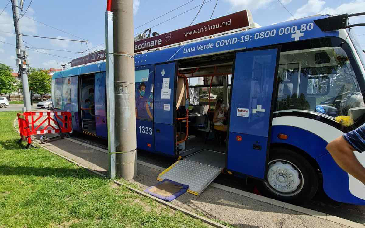 23-06-2021-campania-al-punctului-mobil-de-vaccinare-in-plina-desfasurare