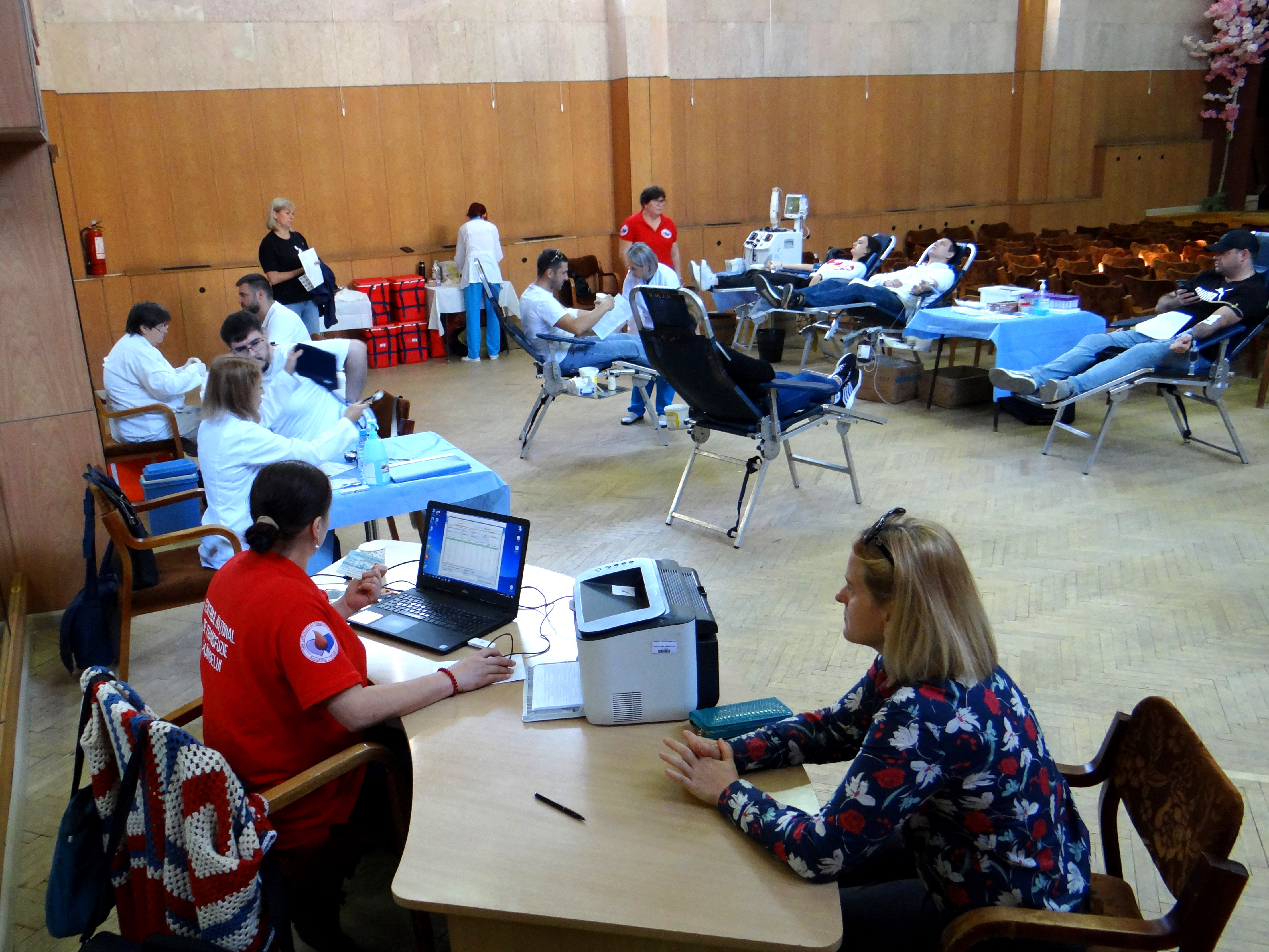 Ziua de donare voluntară a sângelui; blood donor;
