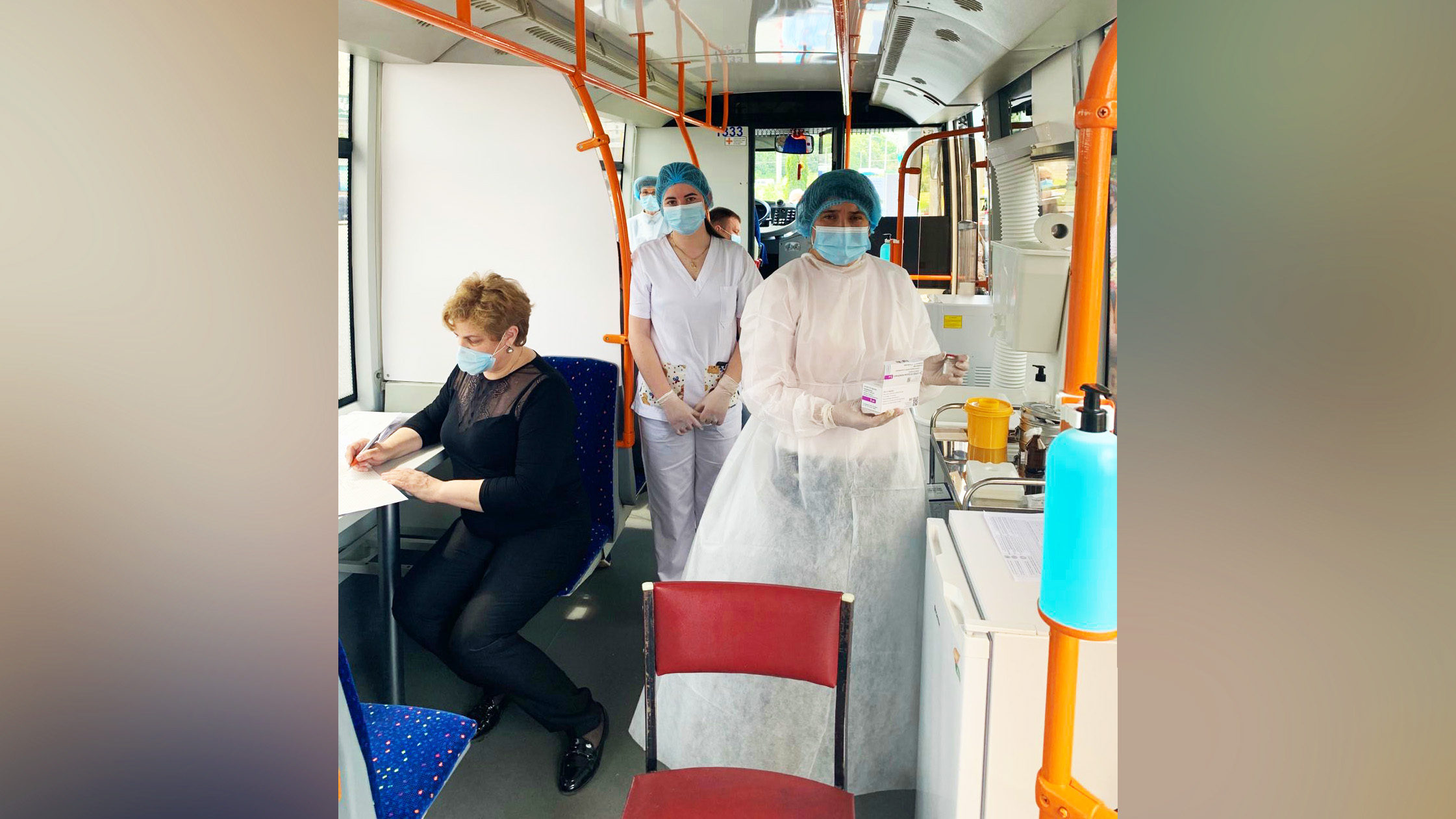 troleibuz - punct mobil de vaccinare covid-19