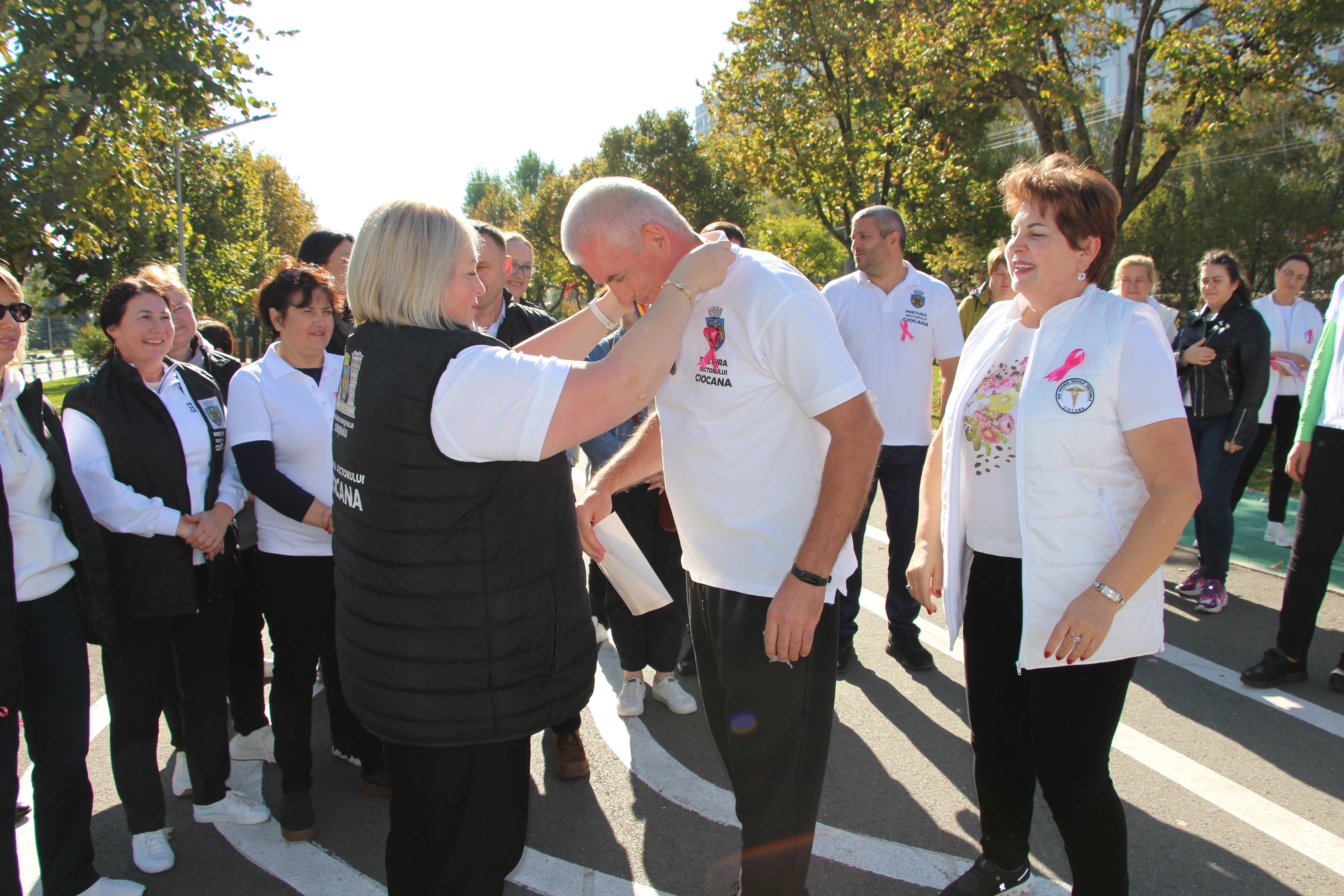 maratonul organizat pe aleea Mircea cel Batrân, în contextul campaniei mondiale „Octombrie Roz” de conștientizare și prevenție a cancerului mamar